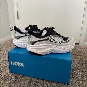 Brand new Hoka W Skyflow 10B
